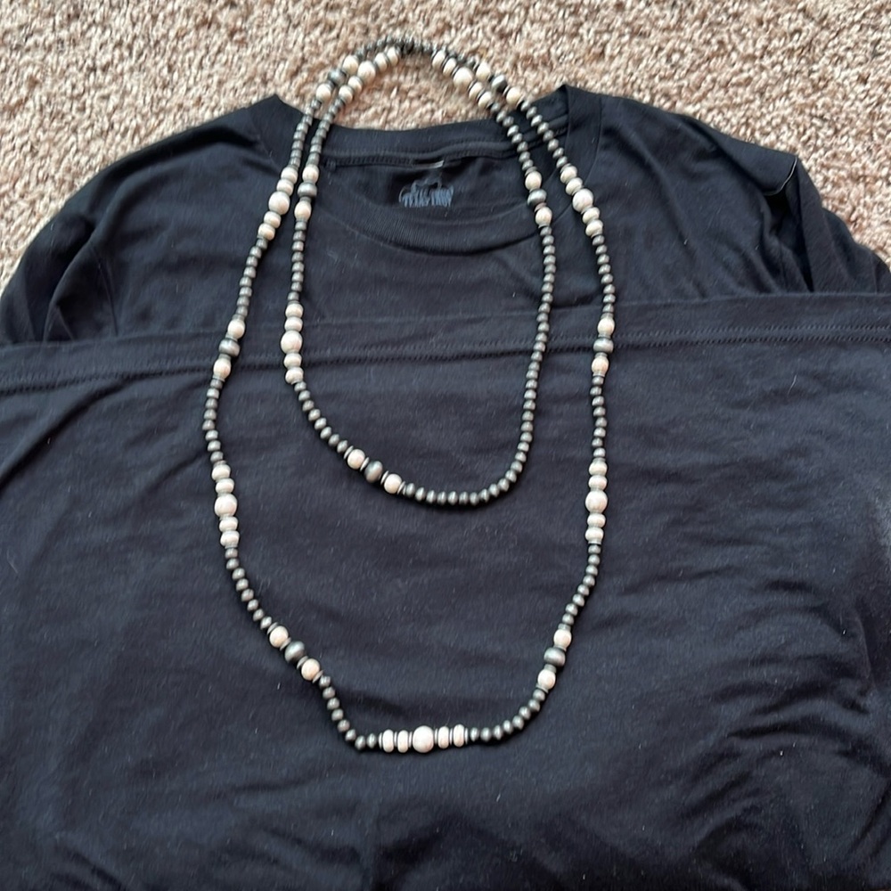 Western “Navajo pearl” with the white buffalo style necklace